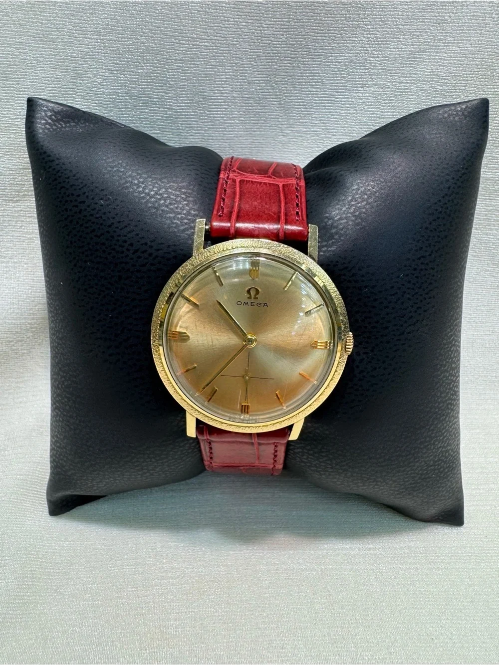 Omega Watch 33mm Vintage yellow Gold Omega Watch